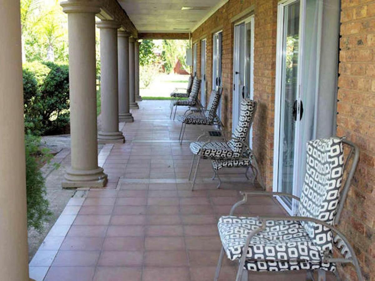 Tamarisk Guest Lodge Benoni Exterior foto